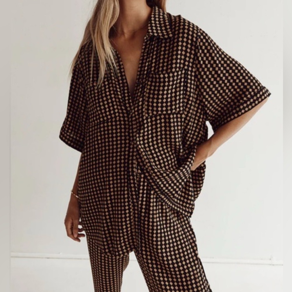 DISSH Black and Tan Patterned Set